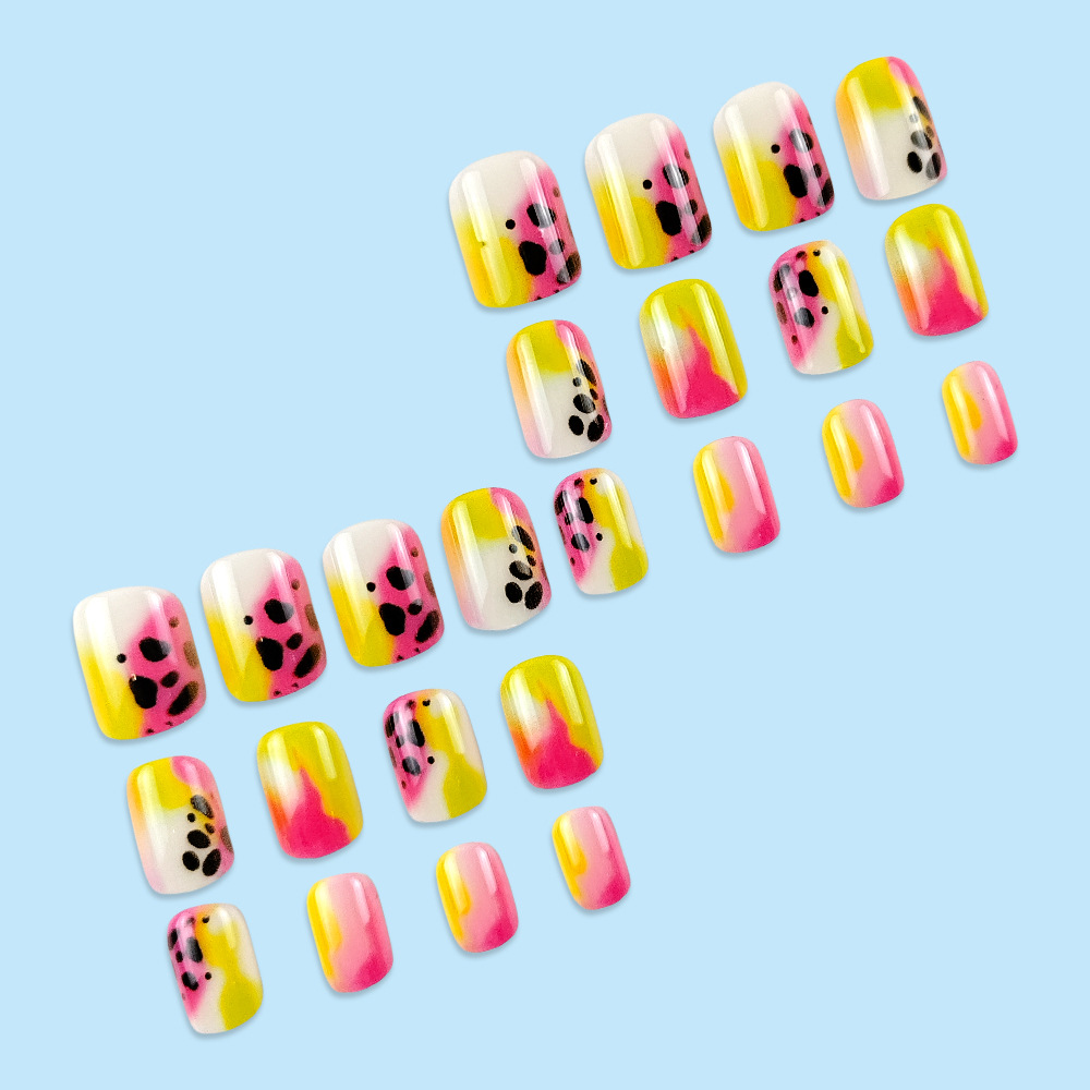 Nuevo producto 24 piezas de uñas de uñas con estampado de leopardo de moda, parche de uñas degradado en polvo amarillo, uñas portátiles de venta caliente transfronterizas terminadas