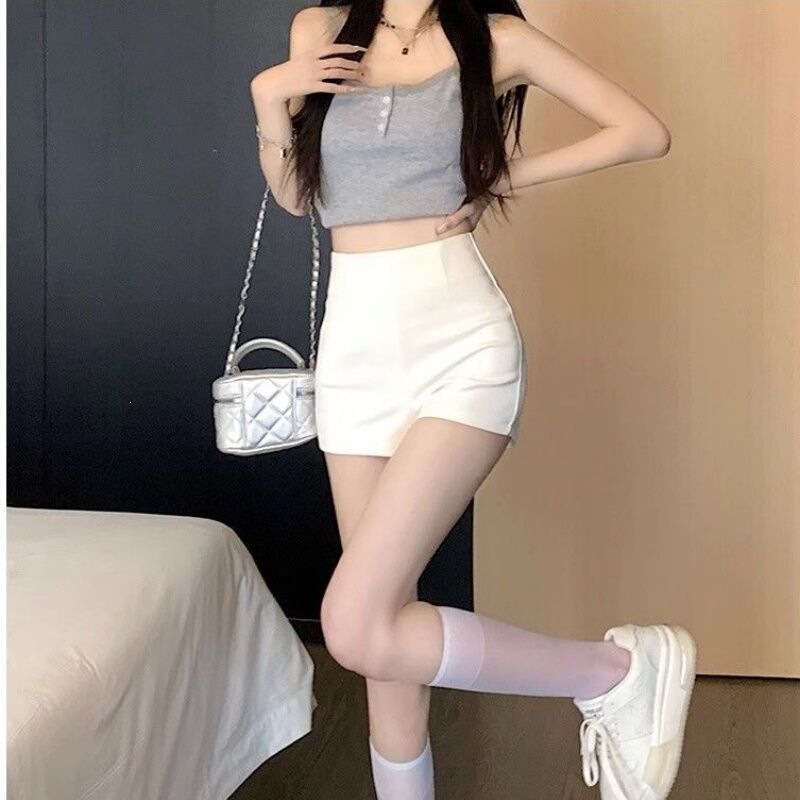 White High-Waisted Shorts with Exposed Hemline for Summer, Slimming and Stylish, Suitable for Outdoor Wear, Sporty and Sexy, Slim-Fit and Stretchy Black Hot Pants