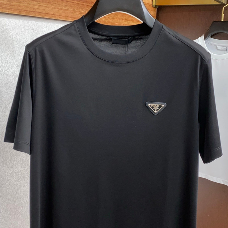 1.1 Correct Version 2026 Moncler Mlb Miu Miu Pra Round Neck Mercerized Cotton Triangle Logo Short Sleeve T-Shirt for Men and Women 1.1 Correct Version 2026 Moncler Mlb Miu Miu Pra Round Neck Mercerized Cotton Triangle Logo Short Sleeve T-Shirt for Men and Women