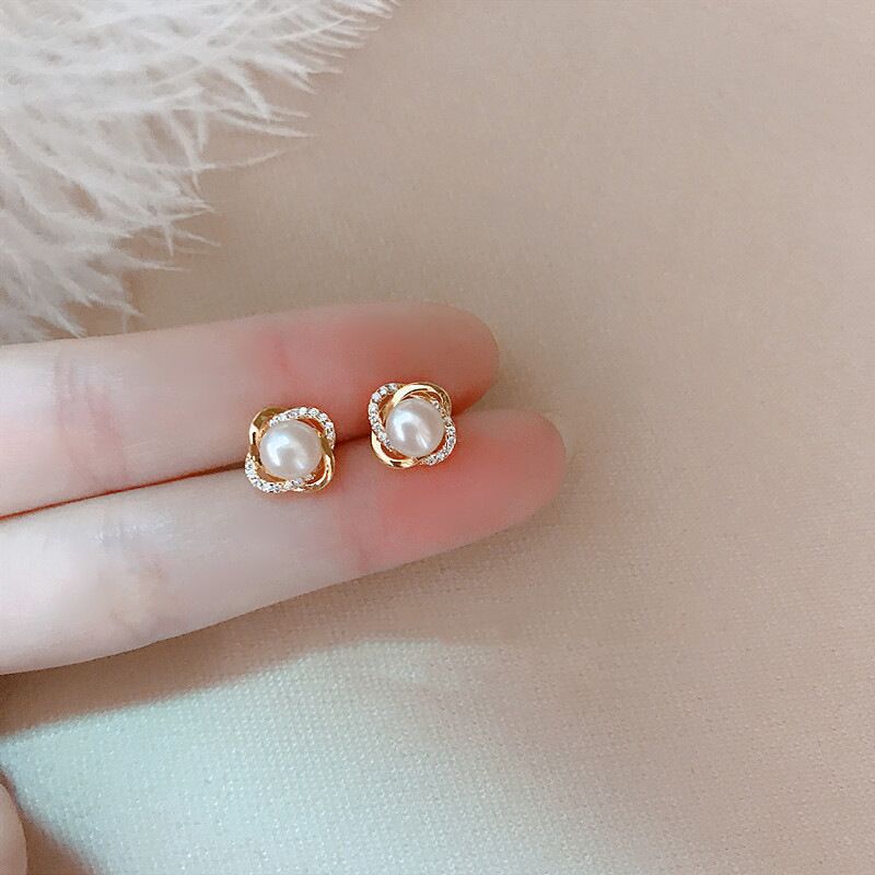 Brand retro elegant earrings from pearl with zircon