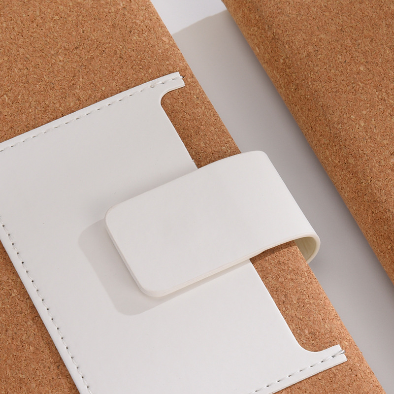 Cuaderno de madera de pino suave ecológico personalizado a5 libro de hebilla de alto valor de cara cuaderno de notas de papelero transfronterizo al por mayor