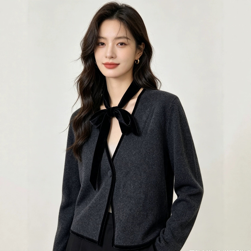 Special Offer: the Fabric Is Very Fine, with Velvet Ribbon Splicing, Korean-Style Short Double-Sided Wool Coat for Petite Women