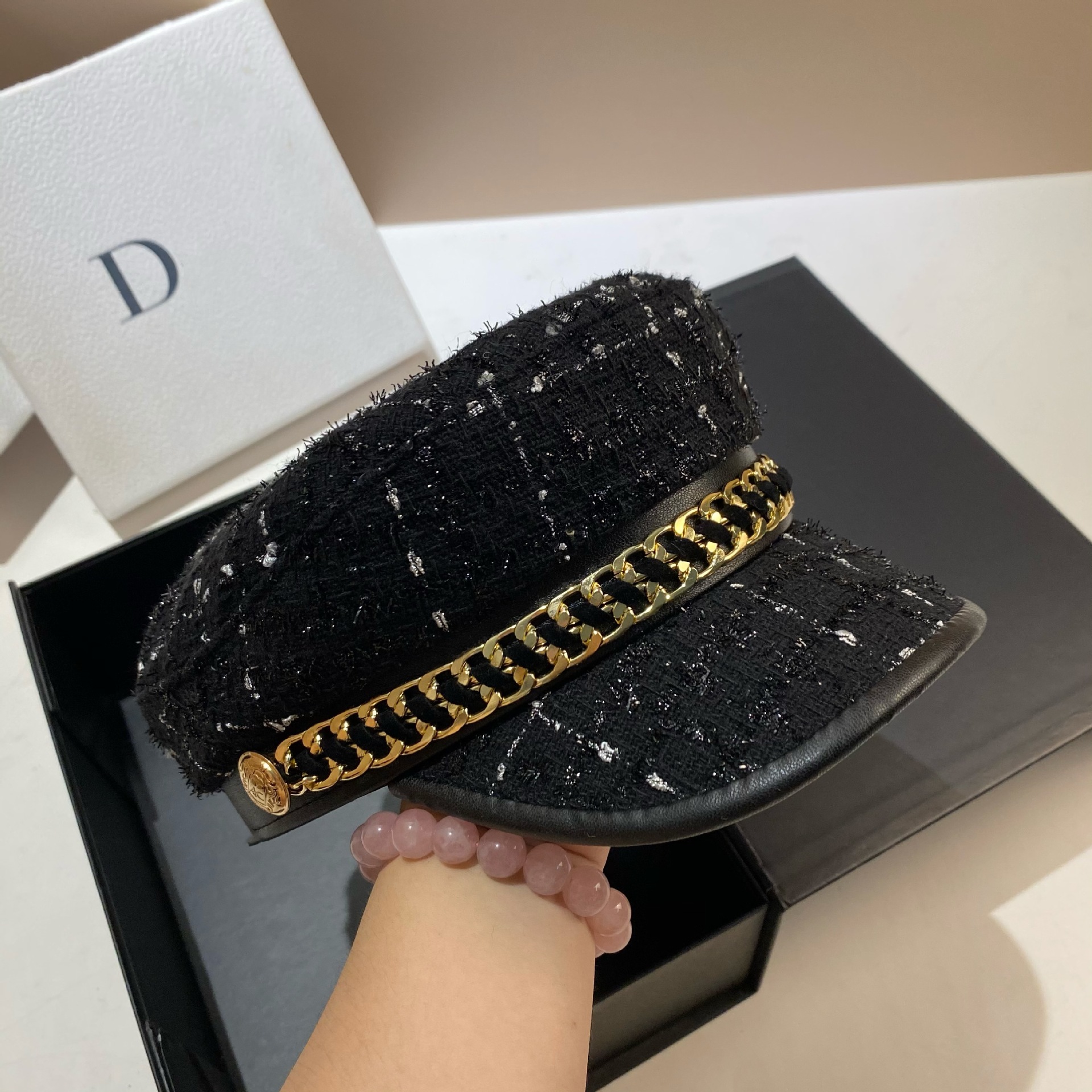 Xiaoxiangfeng Metallkette Marine Herbst und Winter glänzende Seide dicke Wolle vielseitige schwarze Zeitungsjungenmütze modische Unisex_voghion.com