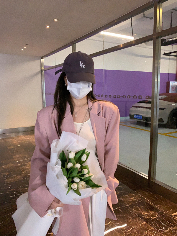 粉色西装外套女2025年春秋新款设计感小众廓形宽松休闲垫肩小西服|undefined