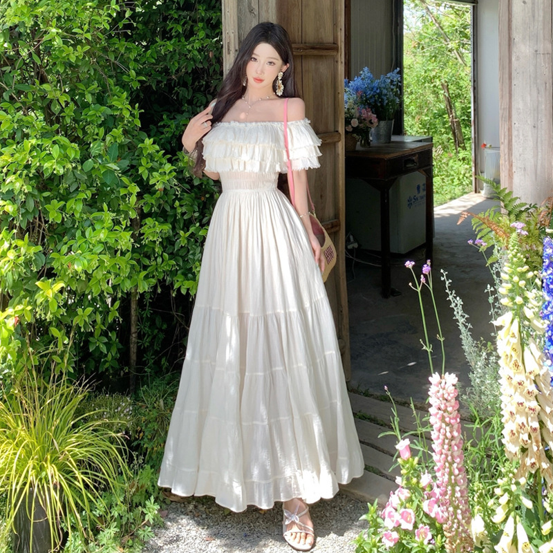 French Unique and Super Good-Looking One-Shoulder Waist Dress for Women 2025 Summer Design Niche Long Skirt with Large Hem