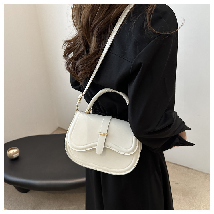 Einfache lässige 2024 neue modische und stilvolle einzelne Schulter Crossbody koreanische Version vielseitige kleine quadratische Tasche für_voghion.com