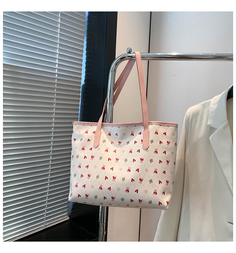 344g Weight Nylon Lining Material Sewing Thread Fashion Element Zipper Closure Type Double Shoulder Straps Strap Type Underarm Bag Bags Type Casual Occasion Pu Leather Material Heart Shape, Bow Knot Pattern All Seasons Season Women's Gender Vacation Style Square Shape Large Size Women's Large Pu Leather Heart Shape Bow Knot Vacation Sewing Thread Square Zipper Underarm Bag 15