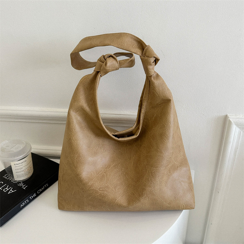 Nuevo estilo japonés y coreano relajado bolso de cuero suave debajo de las axilas, bolso de mano de gran capacidad, nicho simple bolso de hombro