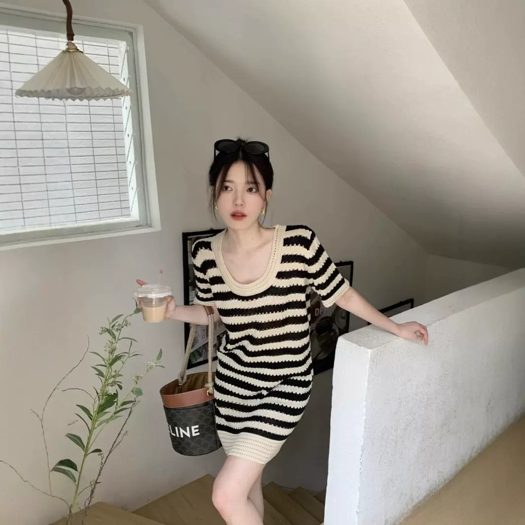 设计感小众镂空条纹短袖连衣裙女夏季复古法式别致显瘦高级感裙子