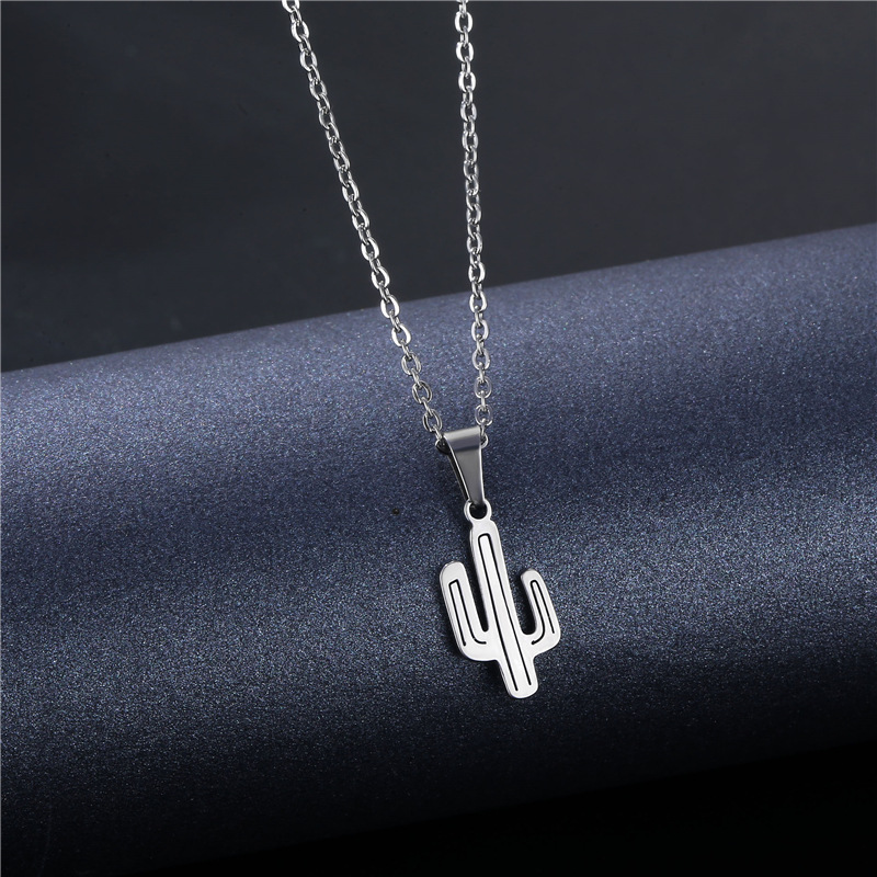 Wholesale Jewelry Stainless Steel Hollow Geometric Tag Necklace Nihaojewelry display picture 6