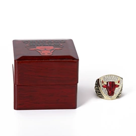 戒指;胸针;指环