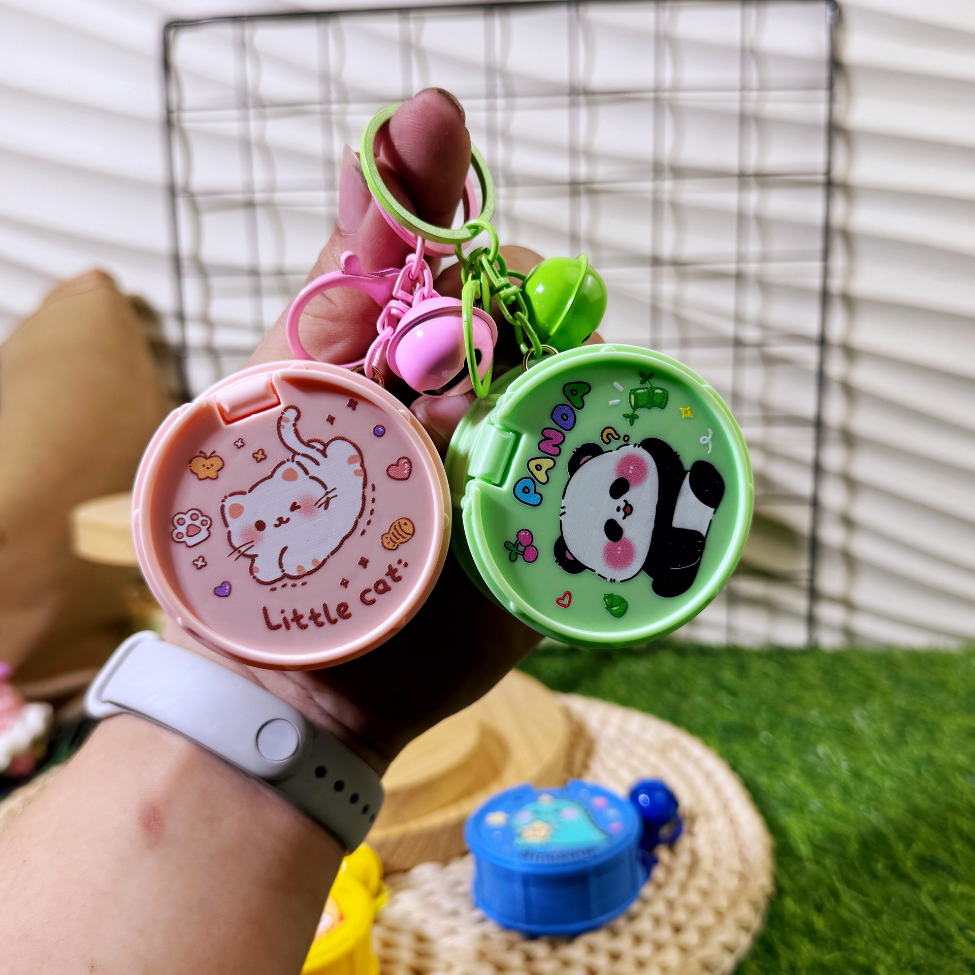 Cute Handheld Rhythm Master Dancing Machine Keychain Mirror Pendant_voghion.com