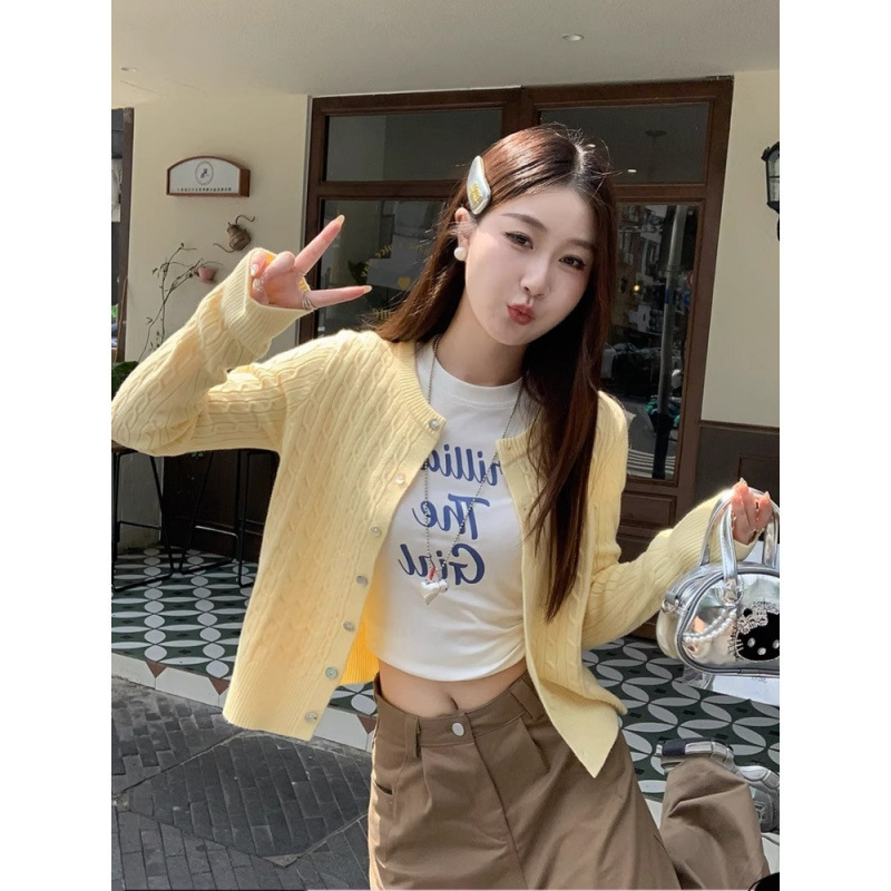 Yellow Knitted Cardigan for Women, Cable Knit Sweater with a High-End Feel, 2025 New Slim-Fit Outerwear, Korean Style Early Autumn Outfit Top Yellow Knitted Cardigan for Women, Cable Knit Sweater with a High-End Feel, 2025 New Slim-Fit Outerwear, Korean Style Early Autumn Outfit Top