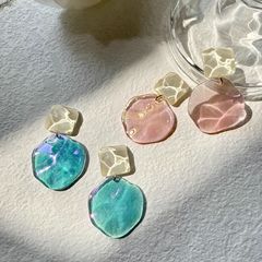 夏の水の波紋のイヤリングの蜜の色の粉の優しい夢幻の青いイヤリングの甘い透き通った感じの耳のクリップ