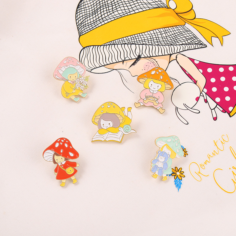 Cartoon cute design brooch