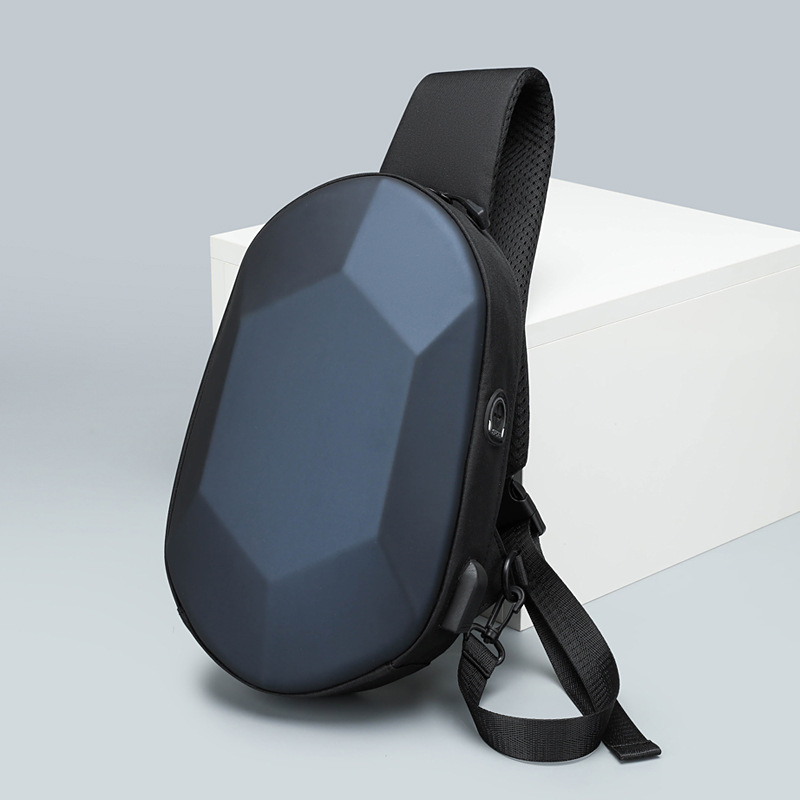 Zaino di ricarica USB per moto da uomo, guscio rigido antispruzzo, borsa sul petto obliqua a cavallo, piccolo zaino da pendolarismo_voghion.com