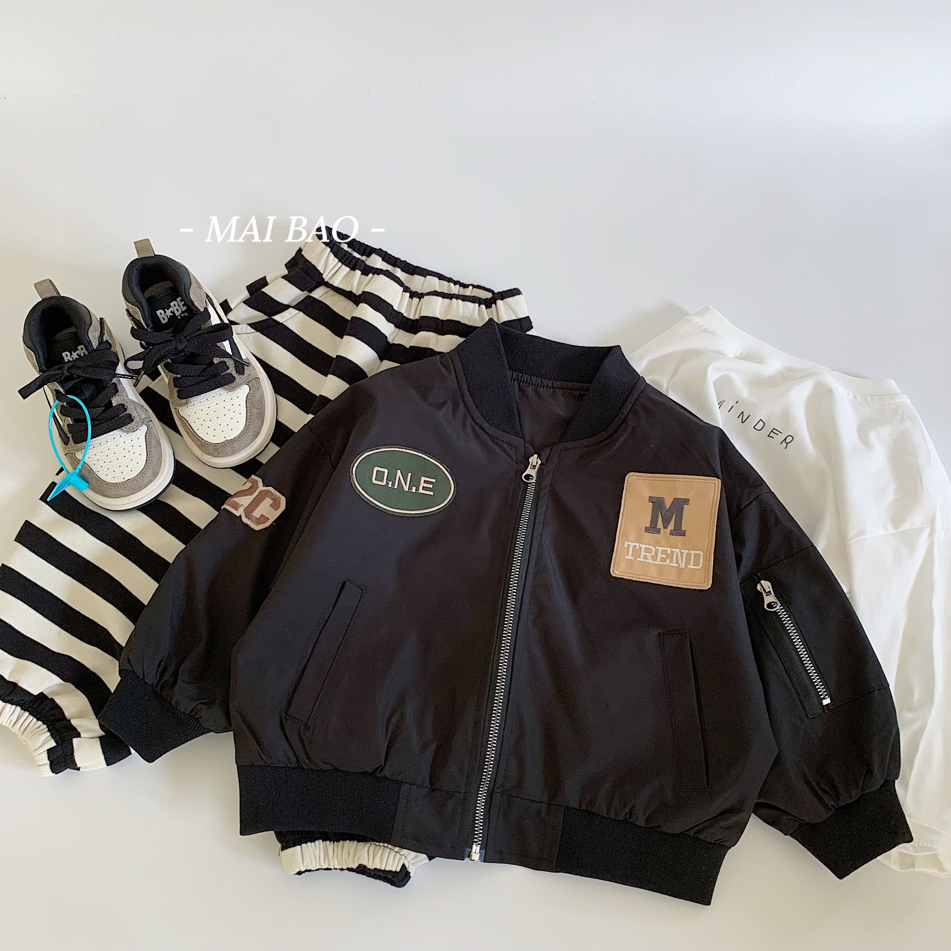 Chaqueta para niños Maibao 2025 primavera nuevo cárdigan impermeable al aire libre niño frito calle niño pequeño y mediano chaqueta estándar marea