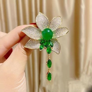 New luxury National style elegant Emerald Lotus tassel brooch coat accessories corsage anti-exposure brooch wholesale