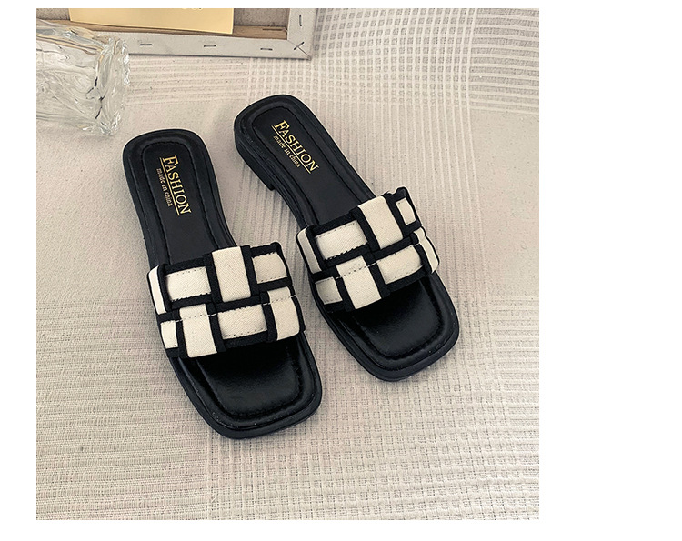 French luxury flat sandals for women to wear in summer, Xiaoxiang Feng 2023, new influencer going out to the beach, flip flops_voghion.com