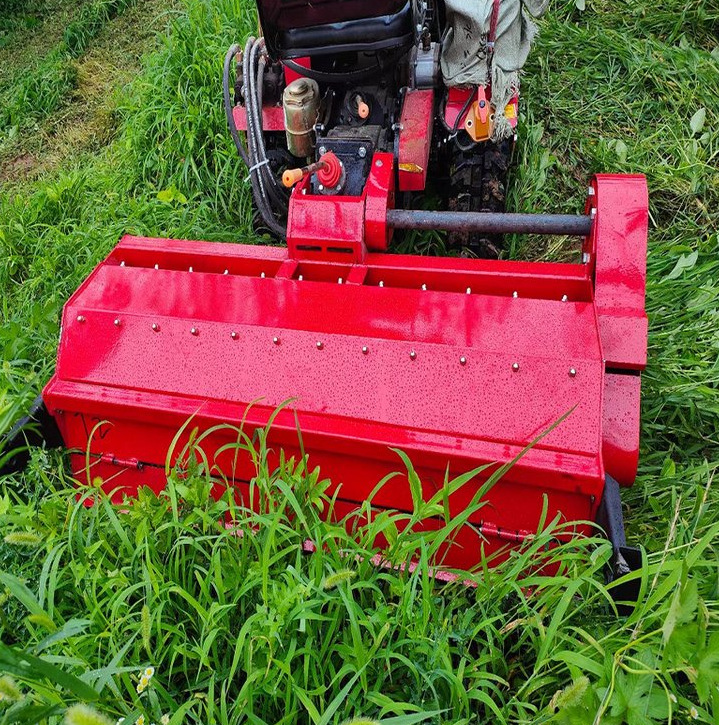 Nuevo tipo de máquina de retorno de paja, tractor de cuatro ruedas con maíz, trituradora de trigo, corredora de césped