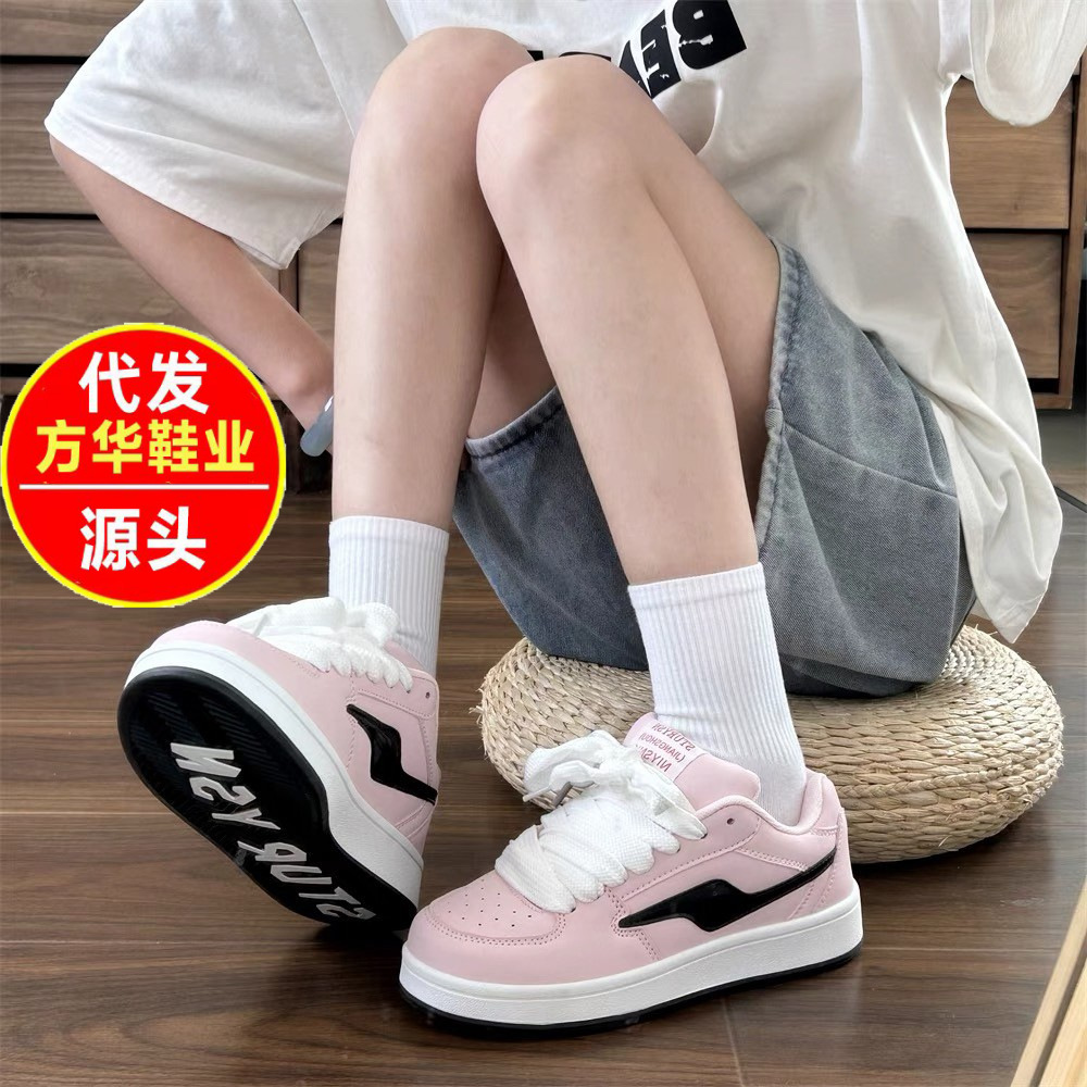 2026 verano nuevo adelgazamiento casual versátil zapatos deportivos retrógrados estadounidenses letras azules suela zapatos de color único