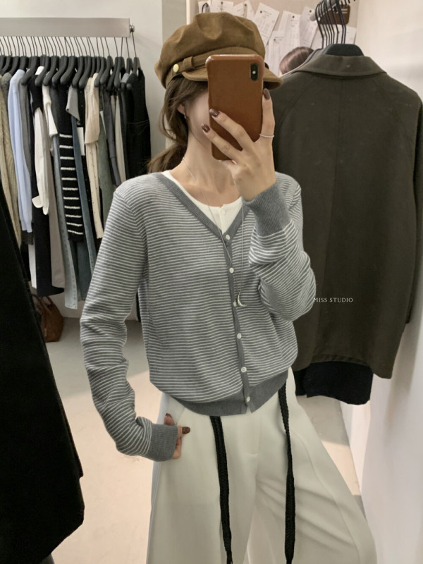 【MISS密思家】拼色假两件简约条纹羊毛开衫毛衣(含6%羊毛)2259|undefined