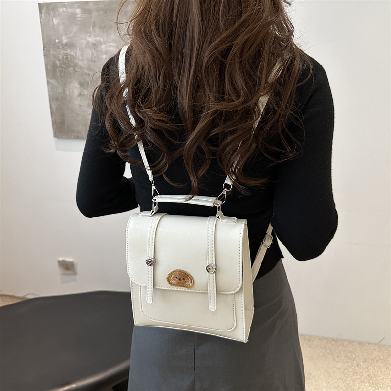 Nicho Zhong Design Bag 2024 nueva mochila de mujer casual versátil alta sensación bolso de mano mochila de viaje