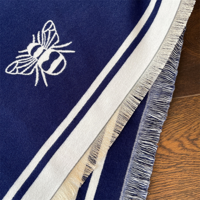 Herbst und winter neue temperament biene großen quadratischen schal urlaub stil kaschmir warmen schal schal_voghion.com