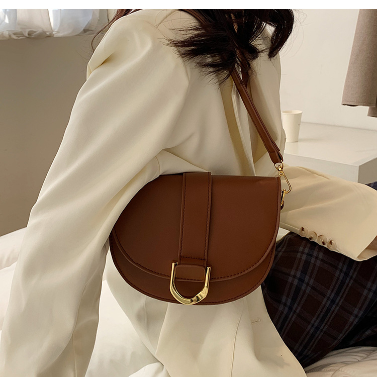 High-end Foreign Style Small Bag Women 2023 New Trendy Fashion All-match Messenger bag net red hot style shoulder saddle bag_voghion.com
