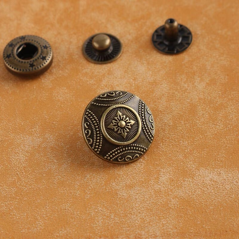 633型の復古風四合ボタンの手作りのdiy革の布芸の服のボタンの復古の異形のボタン|undefined