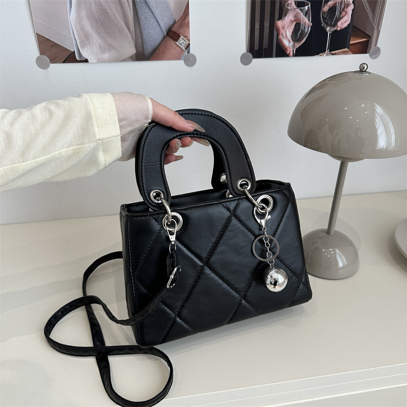 High-end Foreign-style Daffy Bag Women's All-match Handbag 2025 Popular Rhombic Shoulder Bag High-value Daffy Bag