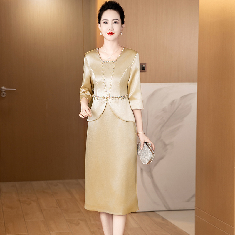 Fashionable Beaded Two-Piece Dress for Mother of the Bride, New Spring and Autumn Style, Suitable for Mother-In-Law's Banquet and Toast Attire Fashionable Beaded Two-Piece Dress for Mother of the Bride, New Spring and Autumn Style, Suitable for Mother-In-Law's Banquet and Toast Attire