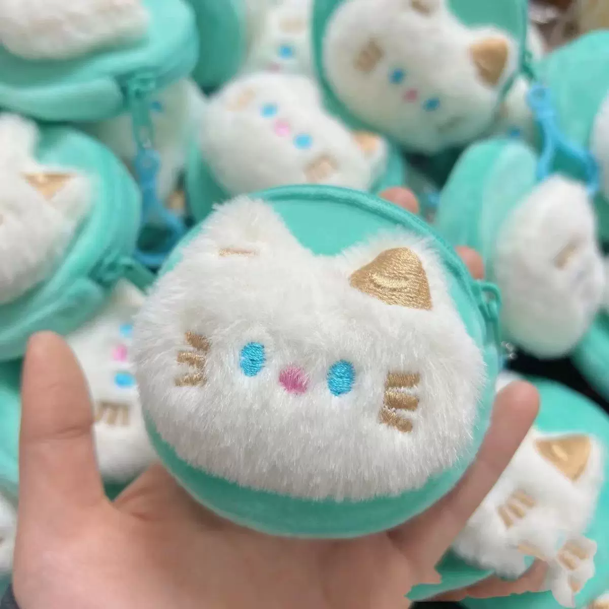 蓝眼睛小猫咪零钱包小红书同款卡通公仔书包挂件耳机收纳背包挂饰