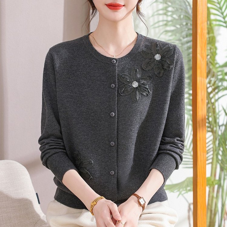 New Autumn and Winter Sweater for Mothers, Round Neck Long-Sleeved Shirt, Middle-Aged and Elderly Women's Autumn Bottoming Shirt, Western Style Top