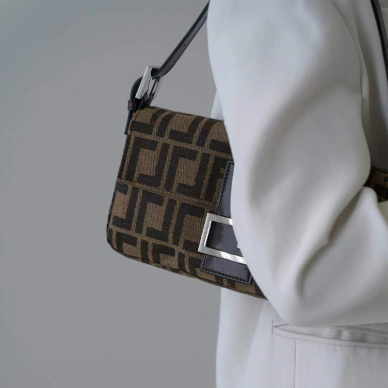 골드 버클 트럼펫