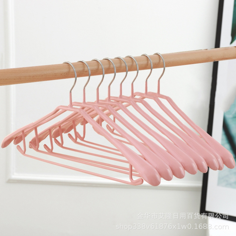 Percha de hombro ancha recubierta de plástico Nordic Pink