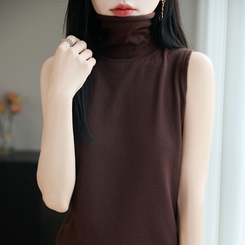 25 Years Early Autumn New High-Neck Sleeveless Knit Vest for Women, Slimming Loose Top with Stacked Collar and Cut-Out Sleeves Base Layer