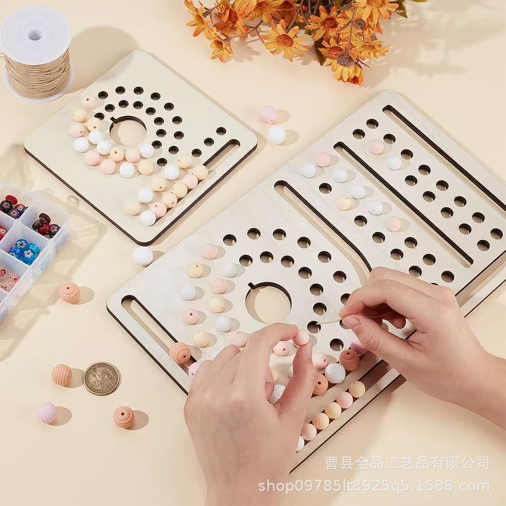 Placa de diseño de collar simple de madera Placa de pulsera con cuentas Placa de diseño de pulsera de madera maciza Herramienta de cuentas hecha a mano Paleta de madera