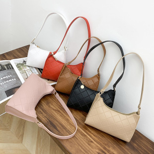 Chanel style rhombus embossed underarm bag new ladies bag versatile simple solid color shoulder bag one-piece delivery