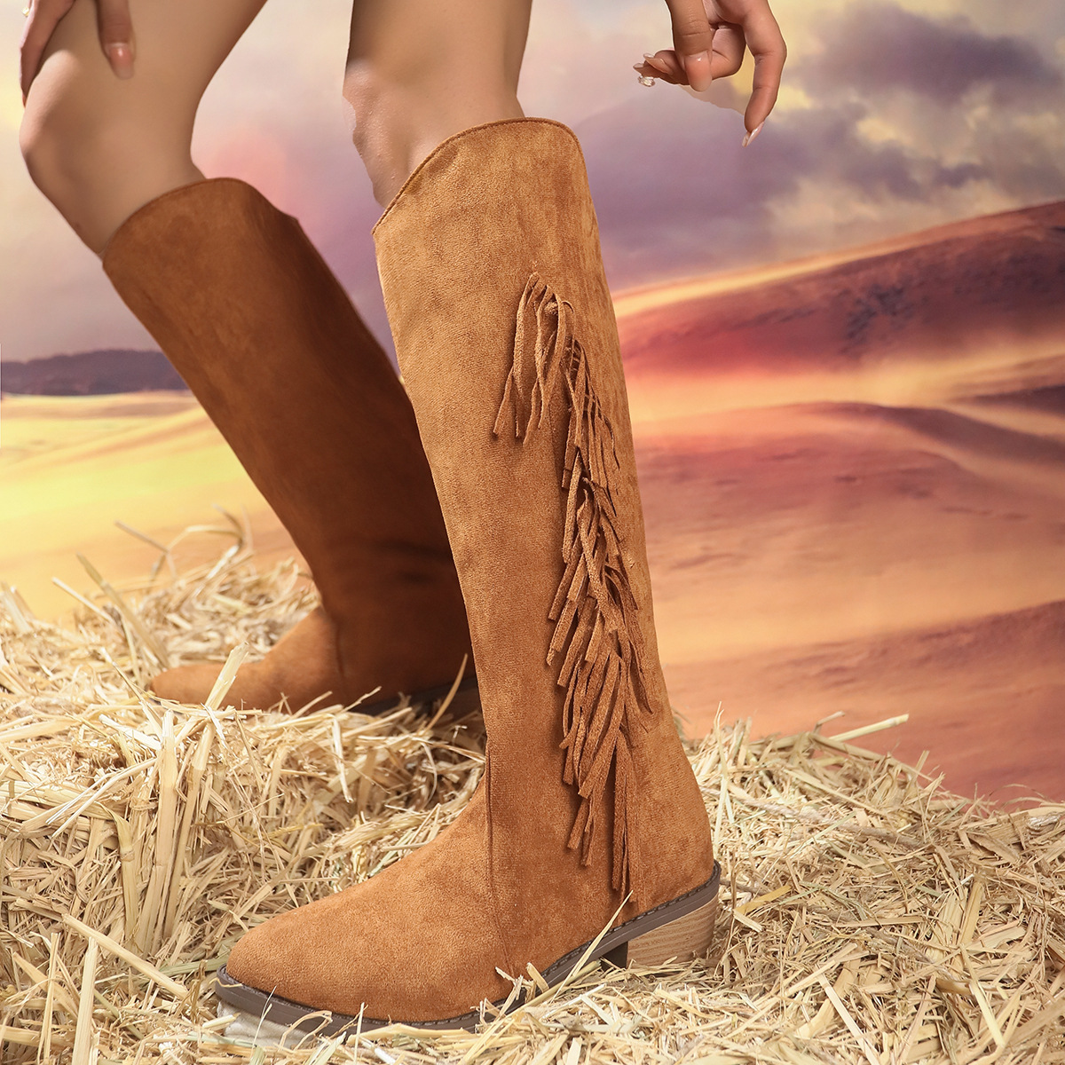 패션 플러스 사이즈 대외 무역 두꺼운 힐 뾰족한 스웨이드 마틴 부츠 여성의 2024 가을 술 영국 스타일의 미드 힐 부츠