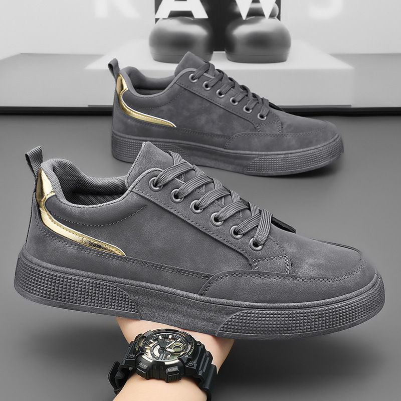 Zapatos de hombre primavera 2026 nuevos zapatos de skate transpirables de moda para hombres coreanos zapatos de cuero casuales de suela gruesa zapatos de moda resistentes al desgaste