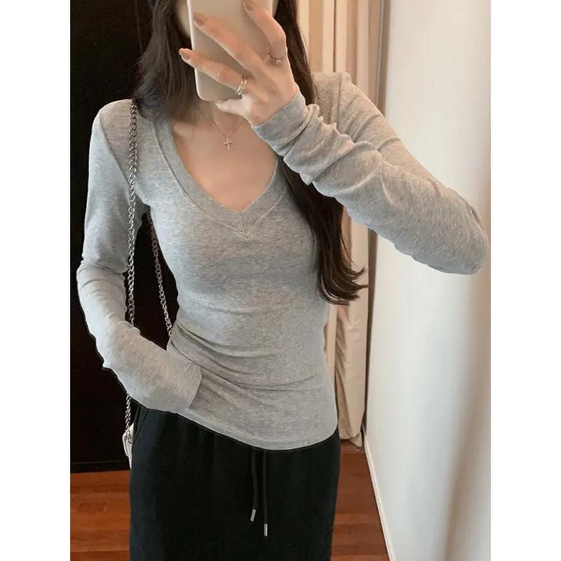 Sweet and Hot Early Autumn Threaded V-neck Slim-fit Slimming Inner T-shirt Women's 2024 New All-match Elegant Design Top Sweet and Hot Early Autumn Threaded V-neck Slim-fit Slimming Inner T-shirt Women's 2024 New All-match Elegant Design Top