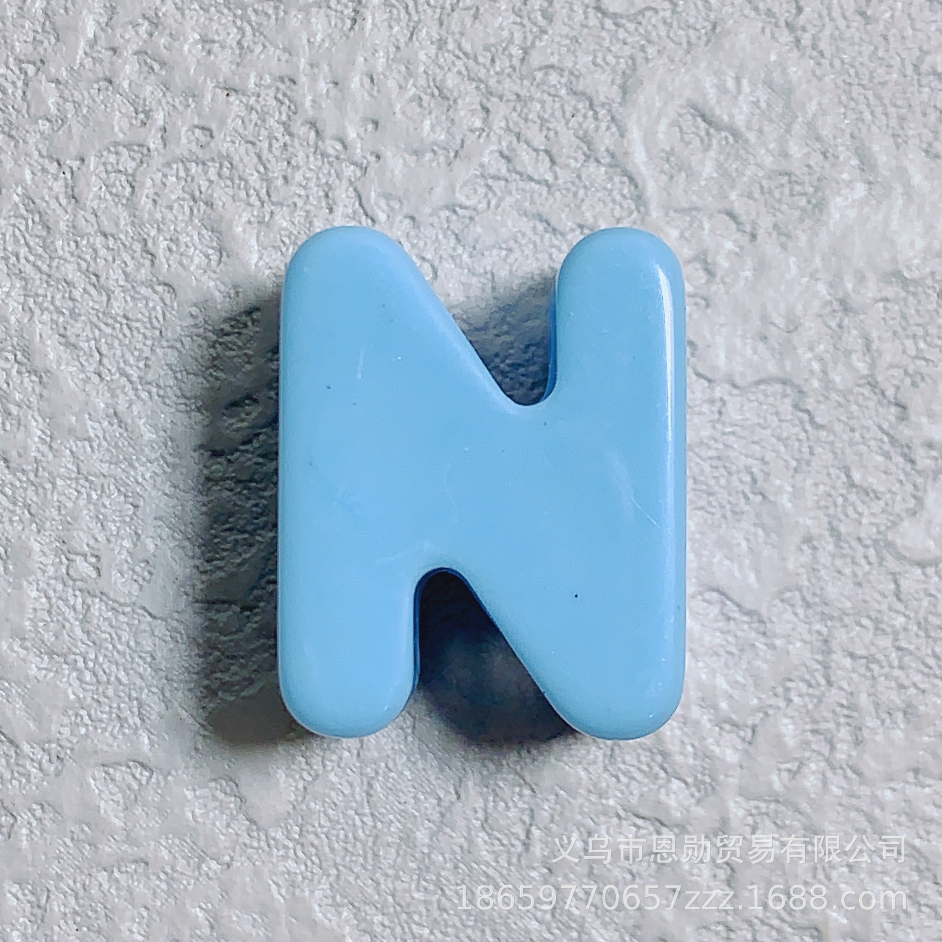 N (light blue)