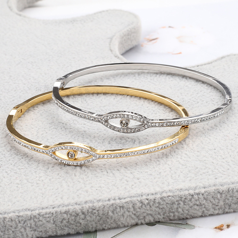 Pulsera de acero Titanium del ojo del diablo europeo y americano del verano pulsera abierta incrustada con diamantes de las mujeres pulsera de acero inoxidable simple pulsera al por mayor