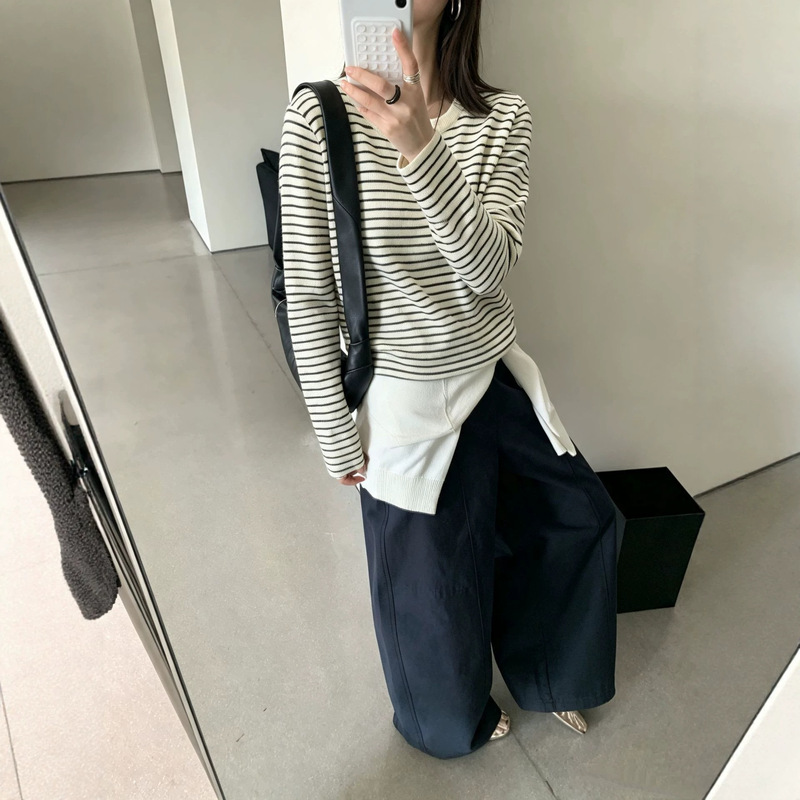 Korean-style casual striped long-sleeve T-shirt for women, 2026 early autumn new model, simple casual sun-protective cover-up, slimming top Korean-style casual striped long-sleeve T-shirt for women, 2026 early autumn new model, simple casual sun-protective cover-up, slimming top