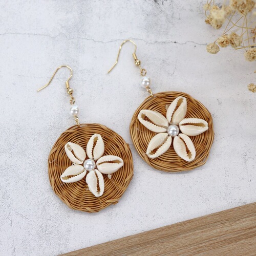 Retro handmade straw and rattan braided earrings for women, bohemian beach vacation style versatile earrings, temperament and personalized earrings