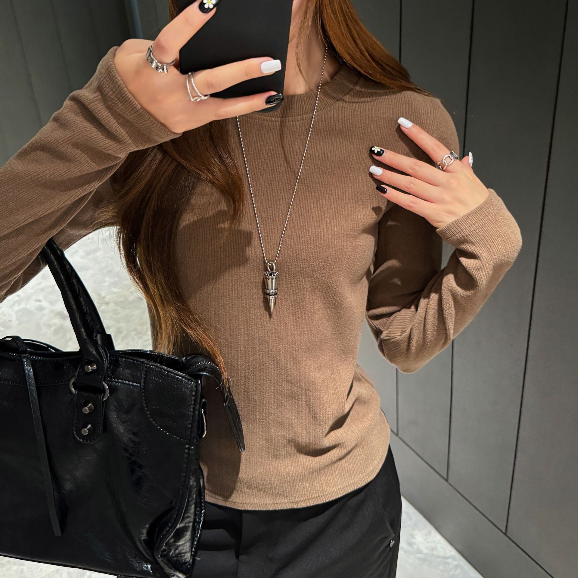 Carefully Selected Autumn and Winter Maillard Bottoming Shirts for Women, High-End Round Neck Brushed Long-Sleeved T-Shirts, Slim-Fitting Inner Tops