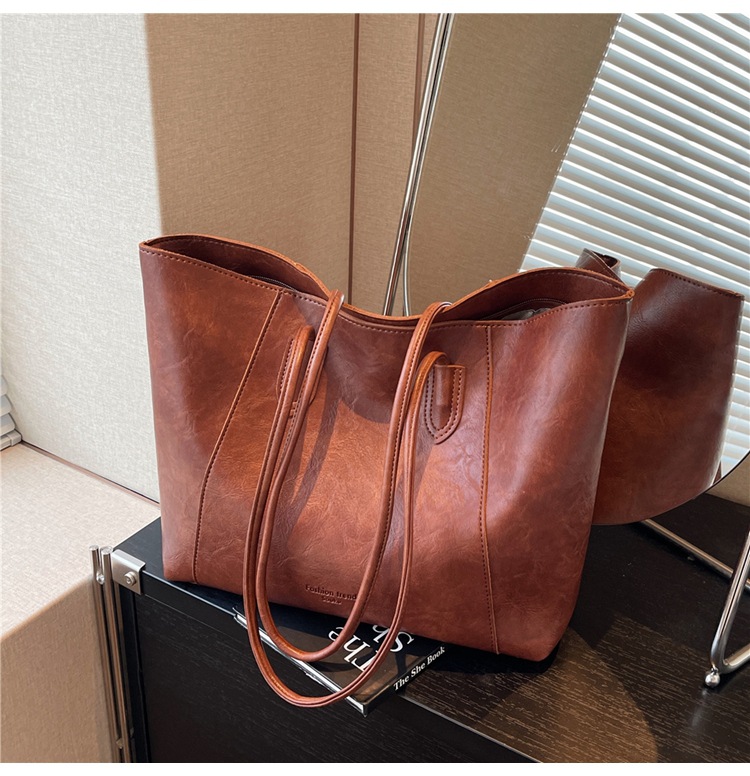 2024 niche design tote new high-end commuting women's large capacity shoulder bag trend_voghion.com