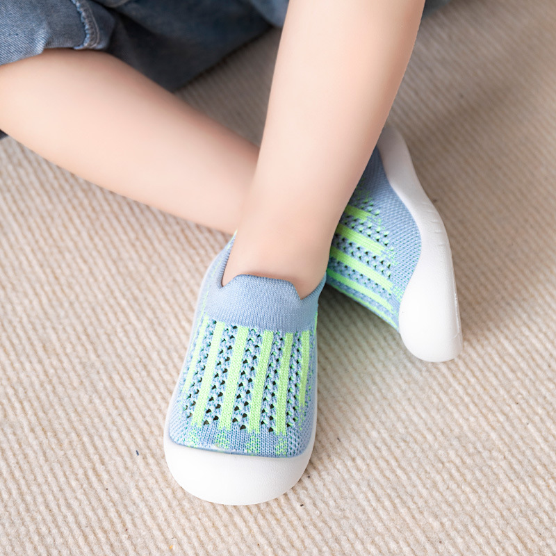 Zapatos de malla de color liso para niños, zapatos de suela blanda para niños pequeños, calzado exterior para niños, zapatos transpirables para niños, novedad de primavera y verano 2022