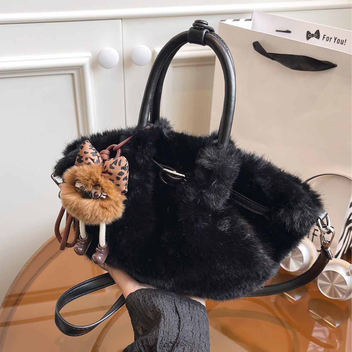2025冬新款毛绒手提包女可爱淑女气质褶皱仿兔毛女包大容量毛毛包